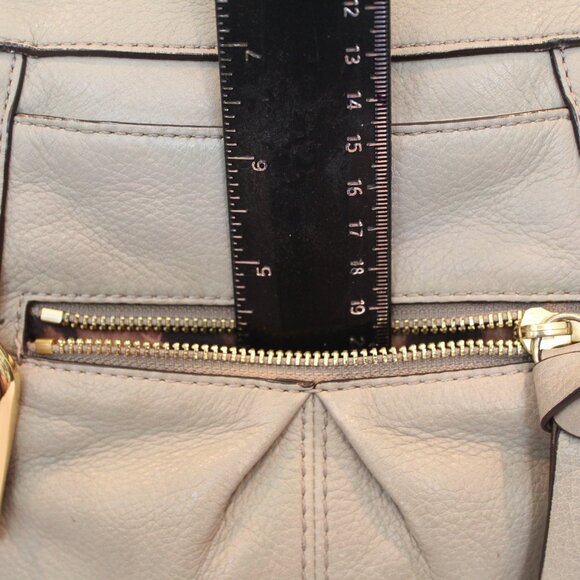 B. Makowsky Leather Shoulder Bag Beige w/gold hardware - Picture 13 of 16